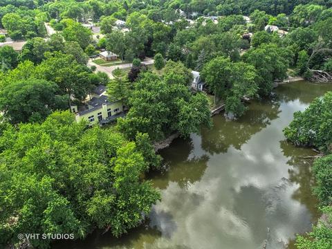 1313 Fox River Dr, Algonquin, IL 60102 photo 2