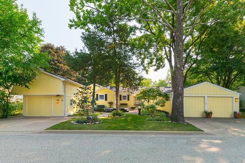 1313 Fox River Dr, Algonquin, IL 60102 photo 1
