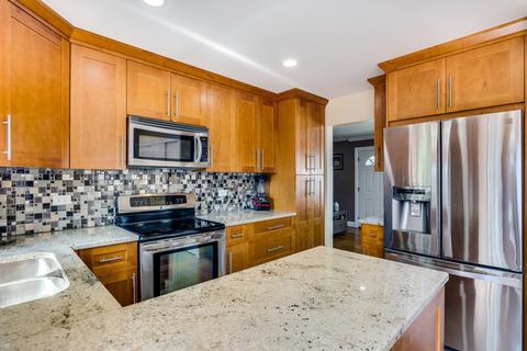 9016 Windsor Ln, Bridgeview, IL 60455 photo 8