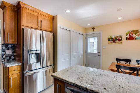 9016 Windsor Ln, Bridgeview, IL 60455 photo 9