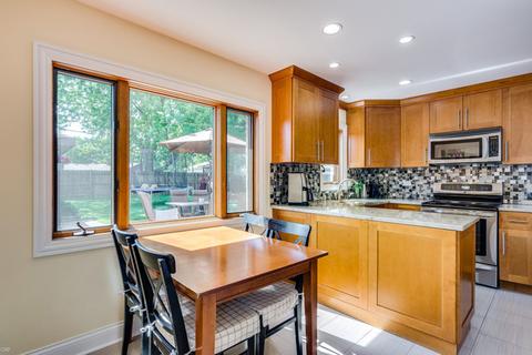 9016 Windsor Ln, Bridgeview, IL 60455 photo 11