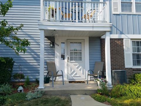 1645 Timber Trl #D, Wheaton, IL 60189 photo 2