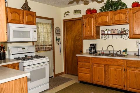 420 E 7th St, Dixon, IL 61021 photo 4
