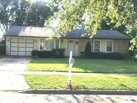 1190 Hunter Dr, Elgin, IL 60120 photo 3