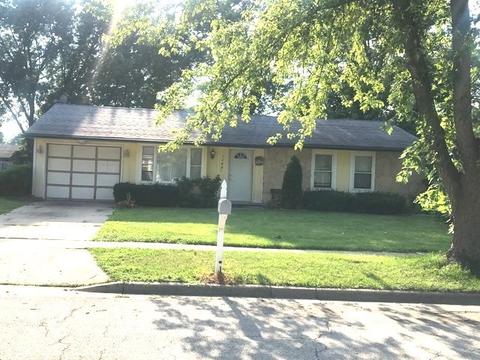 1190 Hunter Dr, Elgin, IL 60120 photo 1