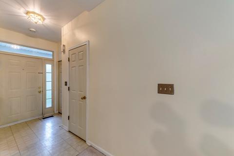 3183 Anton Dr, Aurora, IL 60504 photo 3