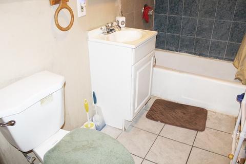 364 E 70th St, Chicago, IL 60637 photo 9