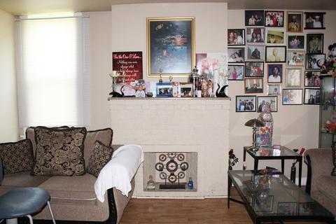 364 E 70th St, Chicago, IL 60637 photo 5