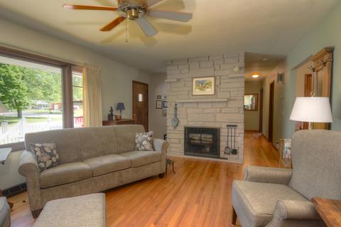 900 6th St, Harvard, IL 60033 photo 5