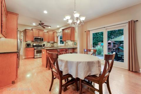 13216 Skyline Dr, Plainfield, IL 60585 photo 3