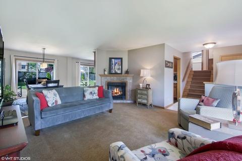 700 Debra Dr, Des Plaines, IL 60016 photo 3