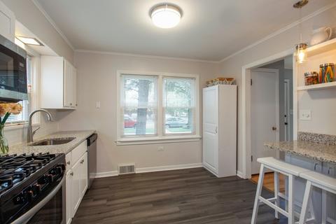 1004 Pitner Ave, Evanston, IL 60202 photo 9