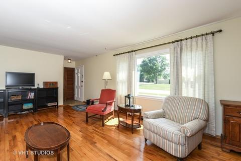 740 Mohave St, Hoffman Estates, IL 60169 photo 2