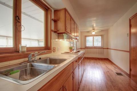 601 Oakcrest Dr, Rantoul, IL 61866 photo 9