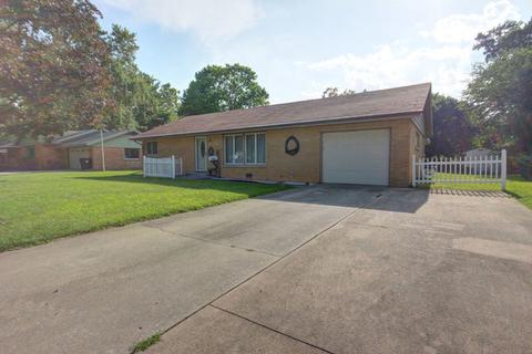 601 Oakcrest Dr, Rantoul, IL 61866 photo 2