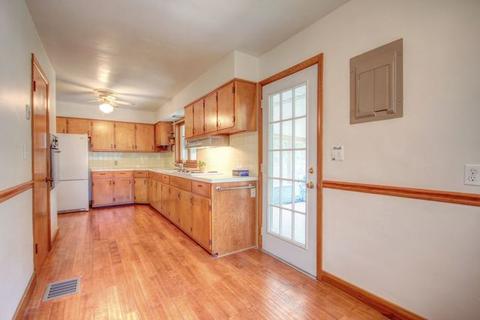 601 Oakcrest Dr, Rantoul, IL 61866 photo 12