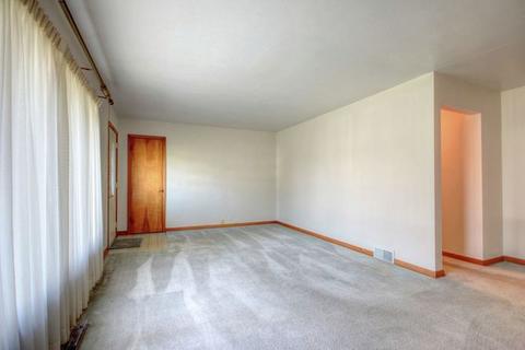 601 Oakcrest Dr, Rantoul, IL 61866 photo 7