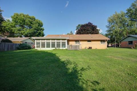 601 Oakcrest Dr, Rantoul, IL 61866 photo 3