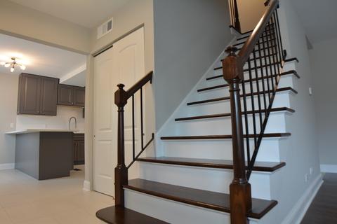 1834 Grantham Pl, Hoffman Estates, IL 60169 photo 7
