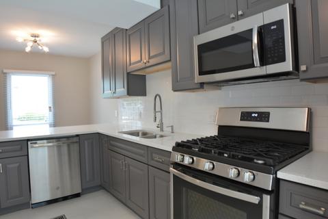 1834 Grantham Pl, Hoffman Estates, IL 60169 photo 5