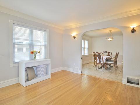 858 E Prairie Ave, Des Plaines, IL 60016 photo 4