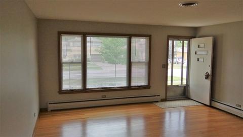 1371 Anthony Rd, Wheeling, IL 60090 photo 2
