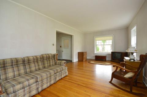 911 Simpson St, Evanston, IL 60201 photo 4