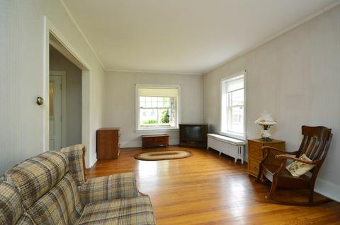 911 Simpson St, Evanston, IL 60201 photo 5