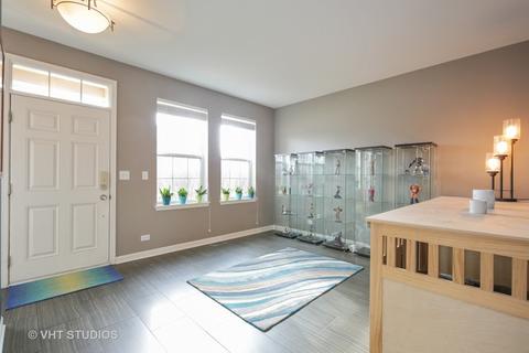 3048 Seekonk Ave, Elgin, IL 60124 photo 2