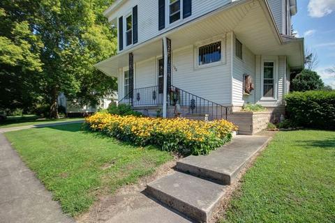 100 E Lytle St, Newman, IL 61942 photo 2