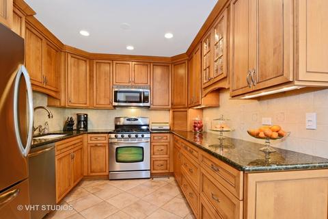 1605 Chesapeake Dr, Hoffman Estates, IL 60192 photo 4