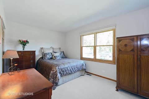 1605 Chesapeake Dr, Hoffman Estates, IL 60192 photo 13