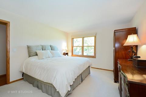 1605 Chesapeake Dr, Hoffman Estates, IL 60192 photo 11