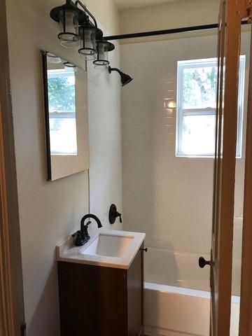 834 Bellevue Ave, Elgin, IL 60120 photo 8