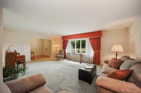 1801 E Camp Mcdonald Rd, Mount Prospect, IL 60056 photo 2