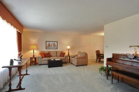 1801 E Camp Mcdonald Rd, Mount Prospect, IL 60056 photo 3