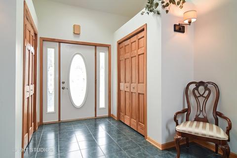 1145 Apple St, Hoffman Estates, IL 60169 photo 2