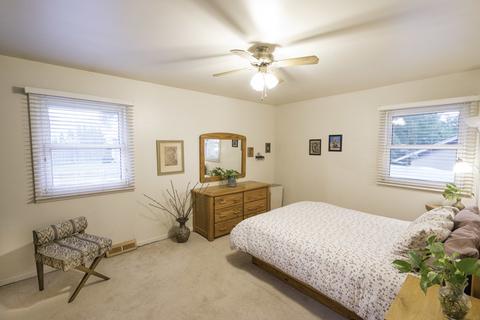 4 Devon Ct, Bolingbrook, IL 60440 photo 8