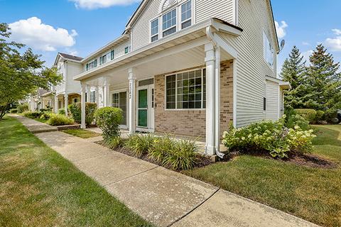 2343 Reflections Dr, Aurora, IL 60502 photo 2