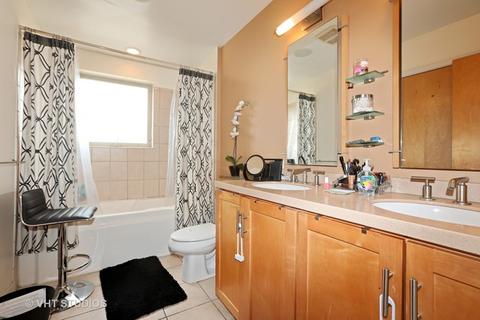 834 E 42nd Pl #1, Chicago, IL 60653 photo 9