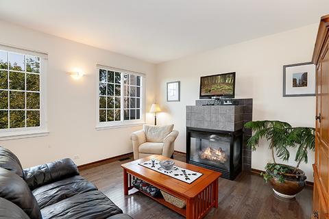 2411 Baldwin Ct, Aurora, IL 60503 photo 9