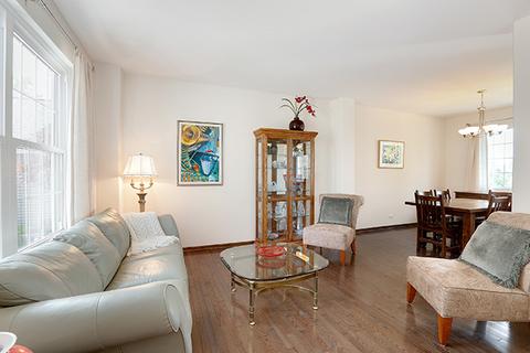 2411 Baldwin Ct, Aurora, IL 60503 photo 2