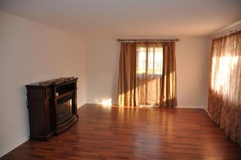 1589 Martha Dr, Elgin, IL 60123 photo 2