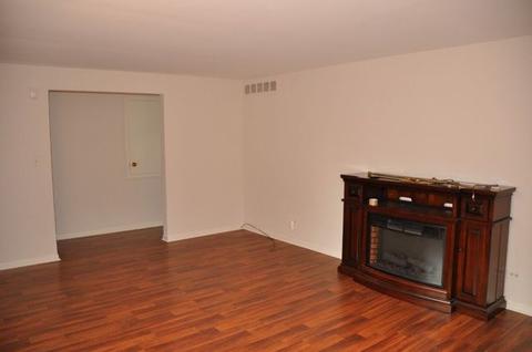 1589 Martha Dr, Elgin, IL 60123 photo 3