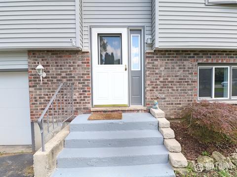 4607 Bonner Dr, Mchenry, IL 60050 photo 2