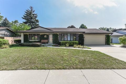 823 Munroe Cir S, Des Plaines, IL 60016 photo 1