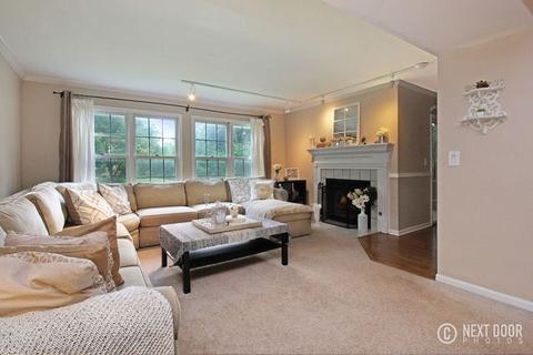 509 Shagbark Dr, Elgin, IL 60123 photo 6