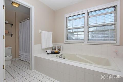 509 Shagbark Dr, Elgin, IL 60123 photo 21