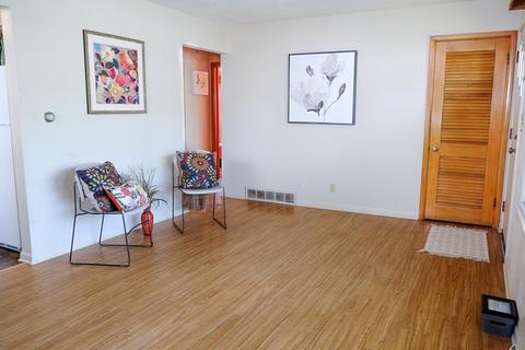 607 Edison Ave, Aurora, IL 60505 photo 3