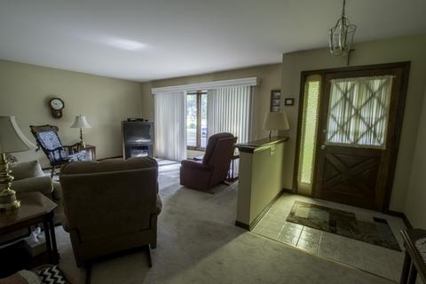 885 Schomer Rd, Aurora, IL 60505 photo 11